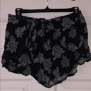 FLORAL SHORTS
